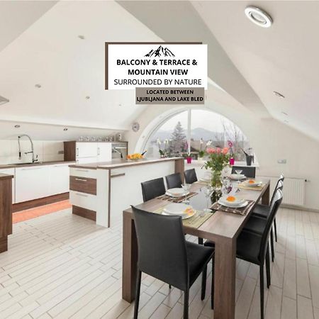 Apartment Mountain Sunrise Skofja Loka Bagian luar foto