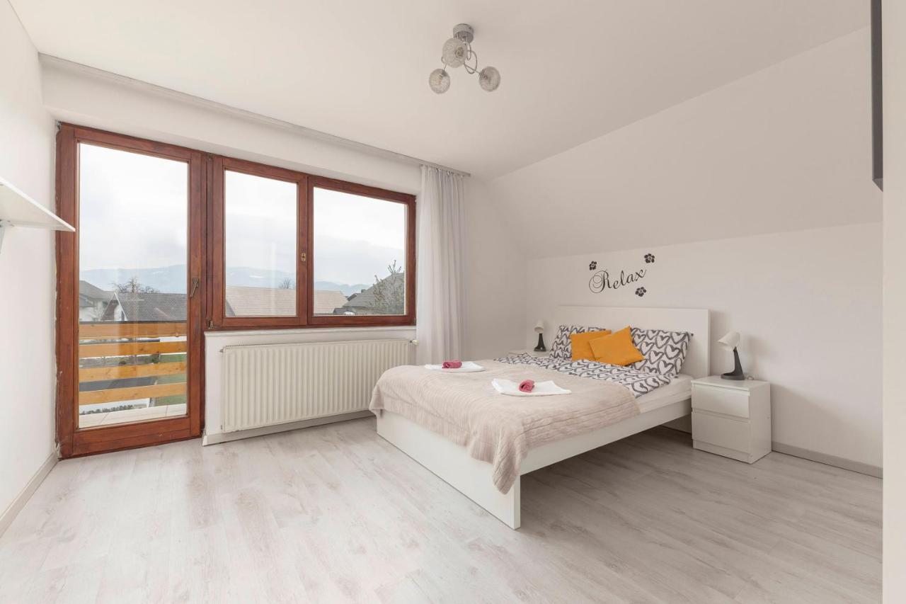 Apartment Mountain Sunrise Skofja Loka Bagian luar foto