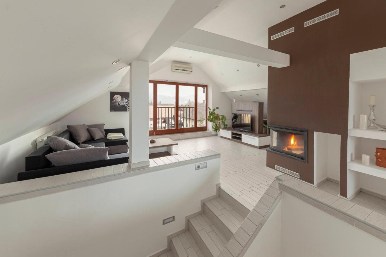 Apartment Mountain Sunrise Skofja Loka Bagian luar foto